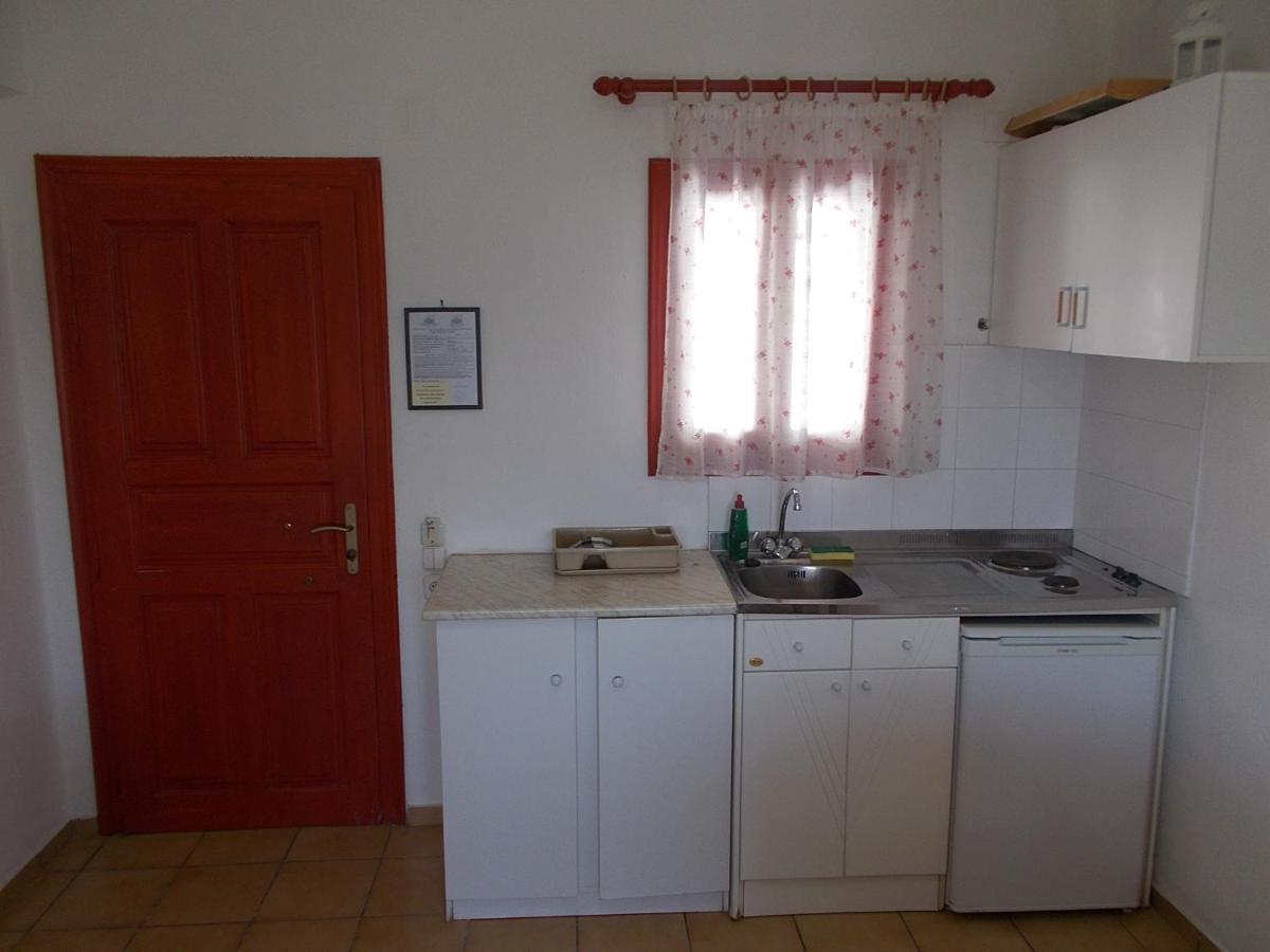 Teozenia Achladies (Skiathos)