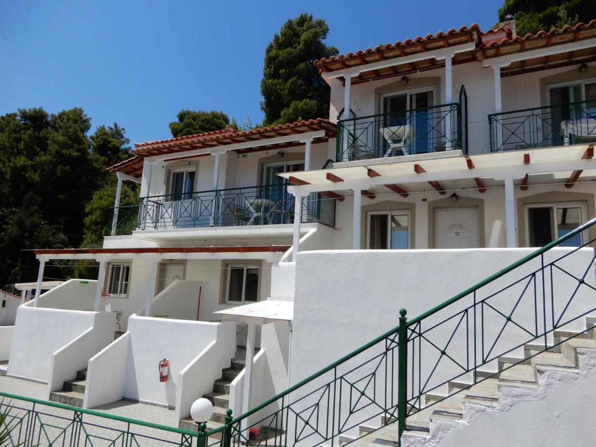 Teozenia * Achladies (Skiathos)