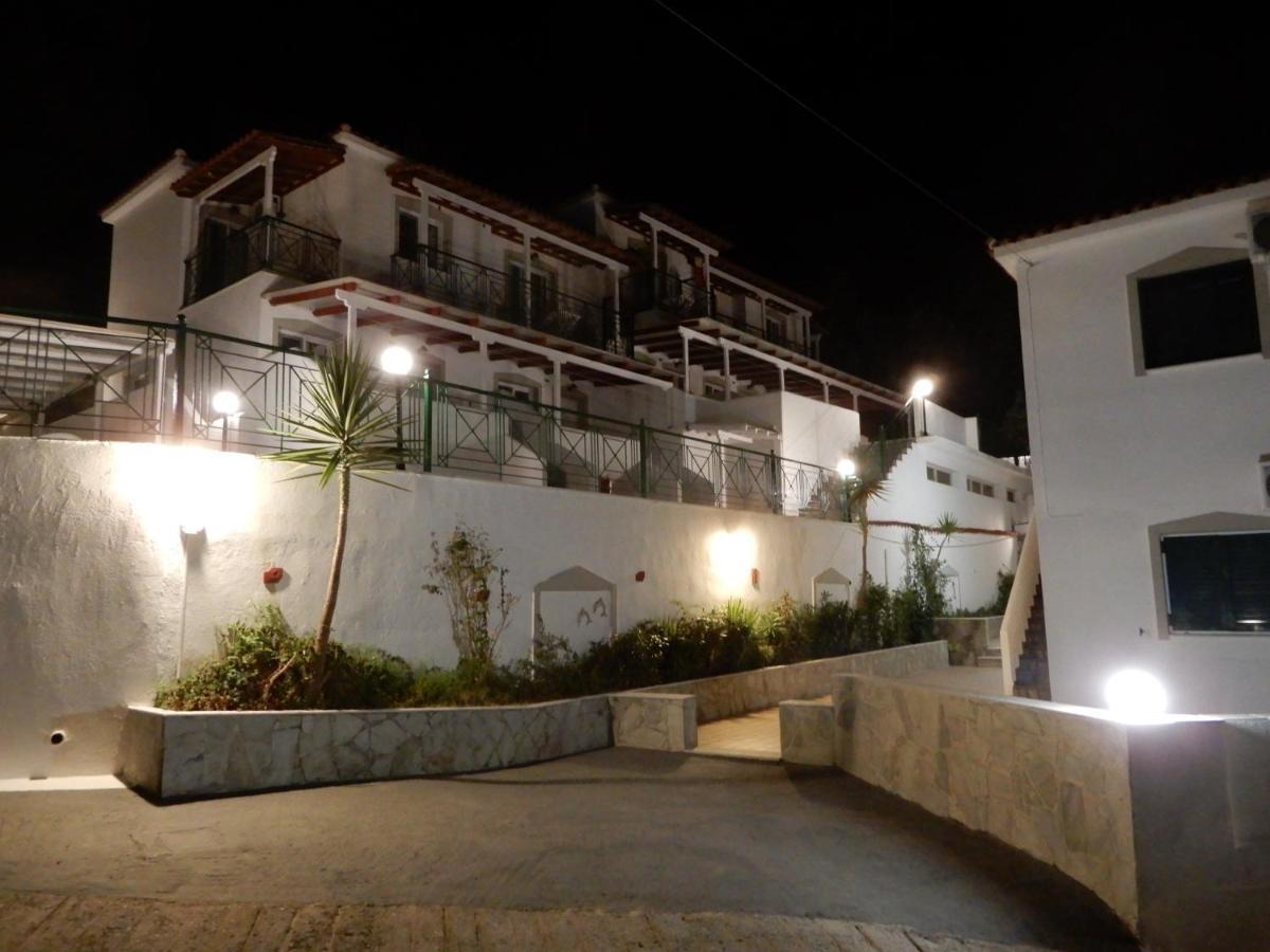 Teozenia Apartment *